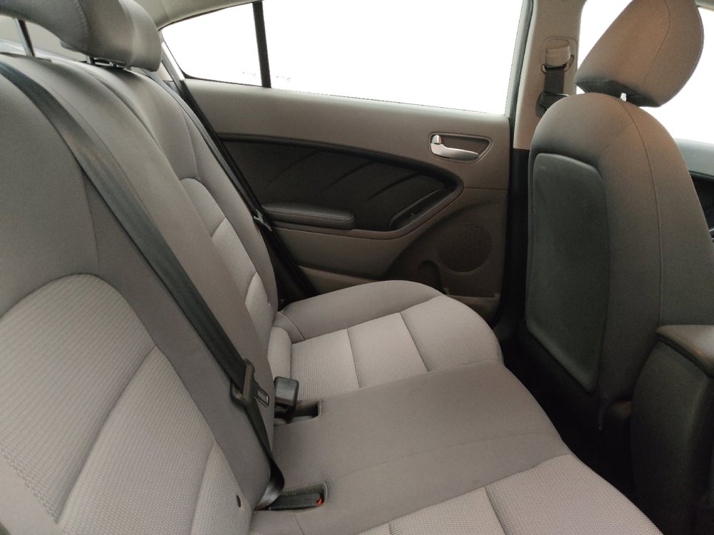 Used 2017 Kia Forte LX image 19