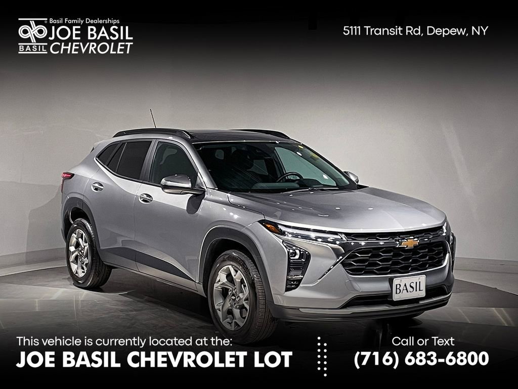 Used 2024 Chevrolet Trax LT w/ Sunroof Package image 1