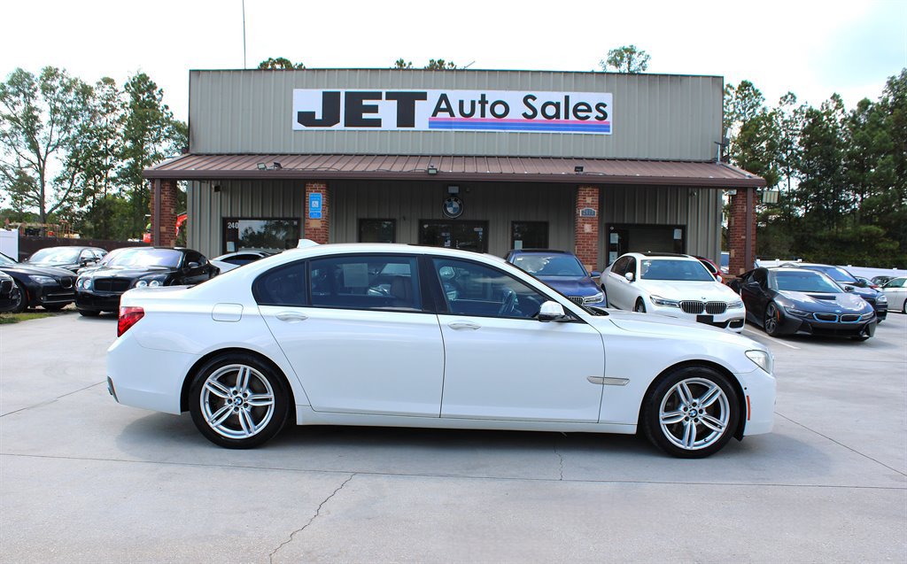 Used 2013 BMW 750Li RWD image 8