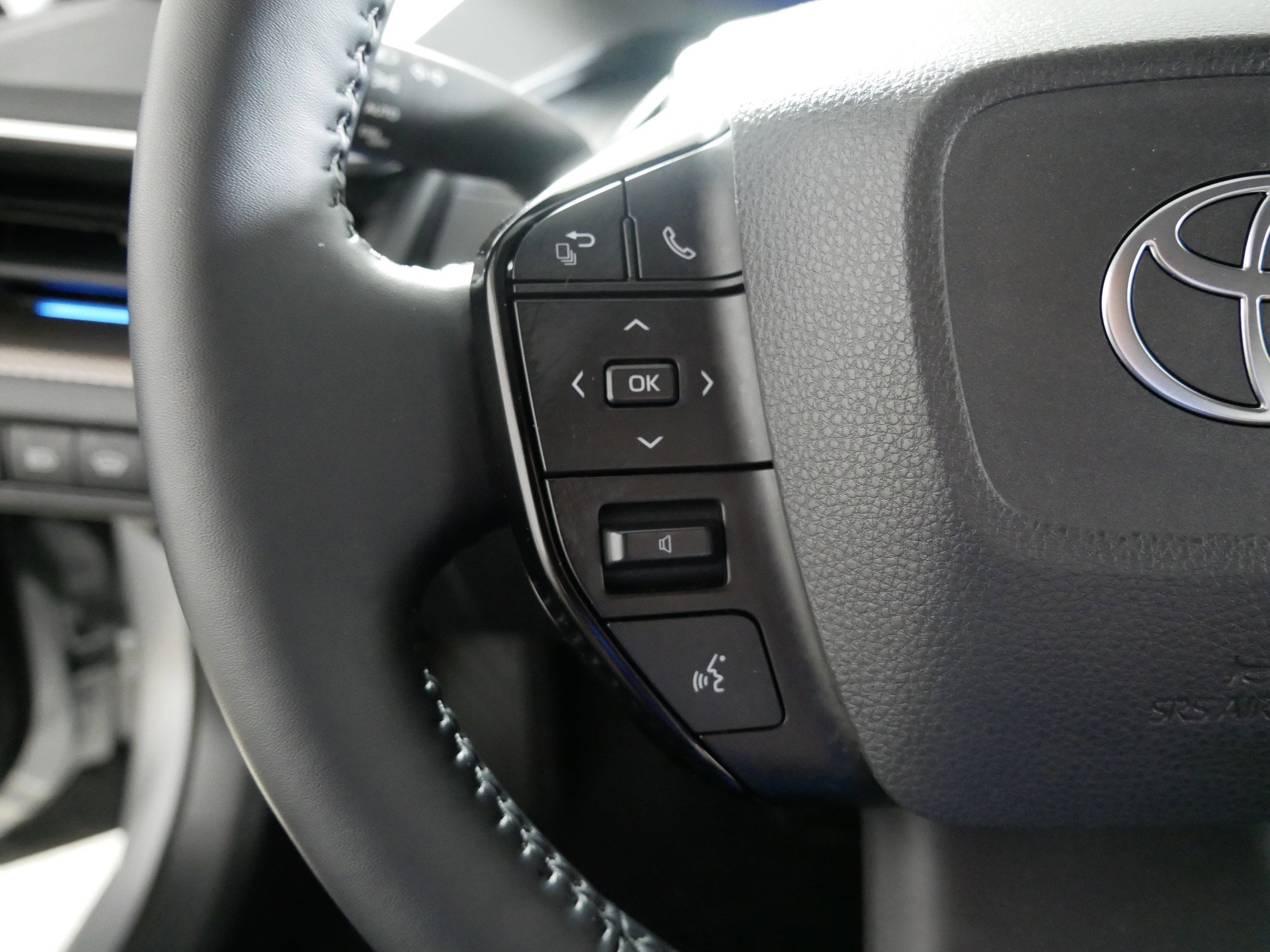 Used 2024 Toyota Prius XLE image 27