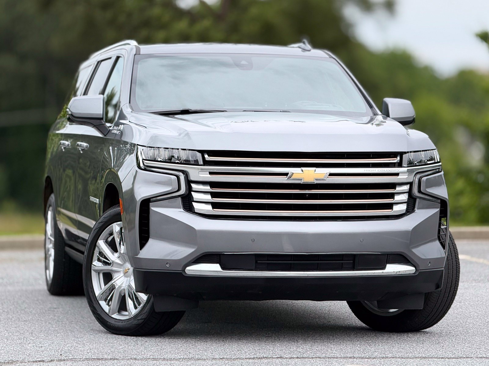 Used 2022 Chevrolet Suburban High Country AWD/4WD image 4