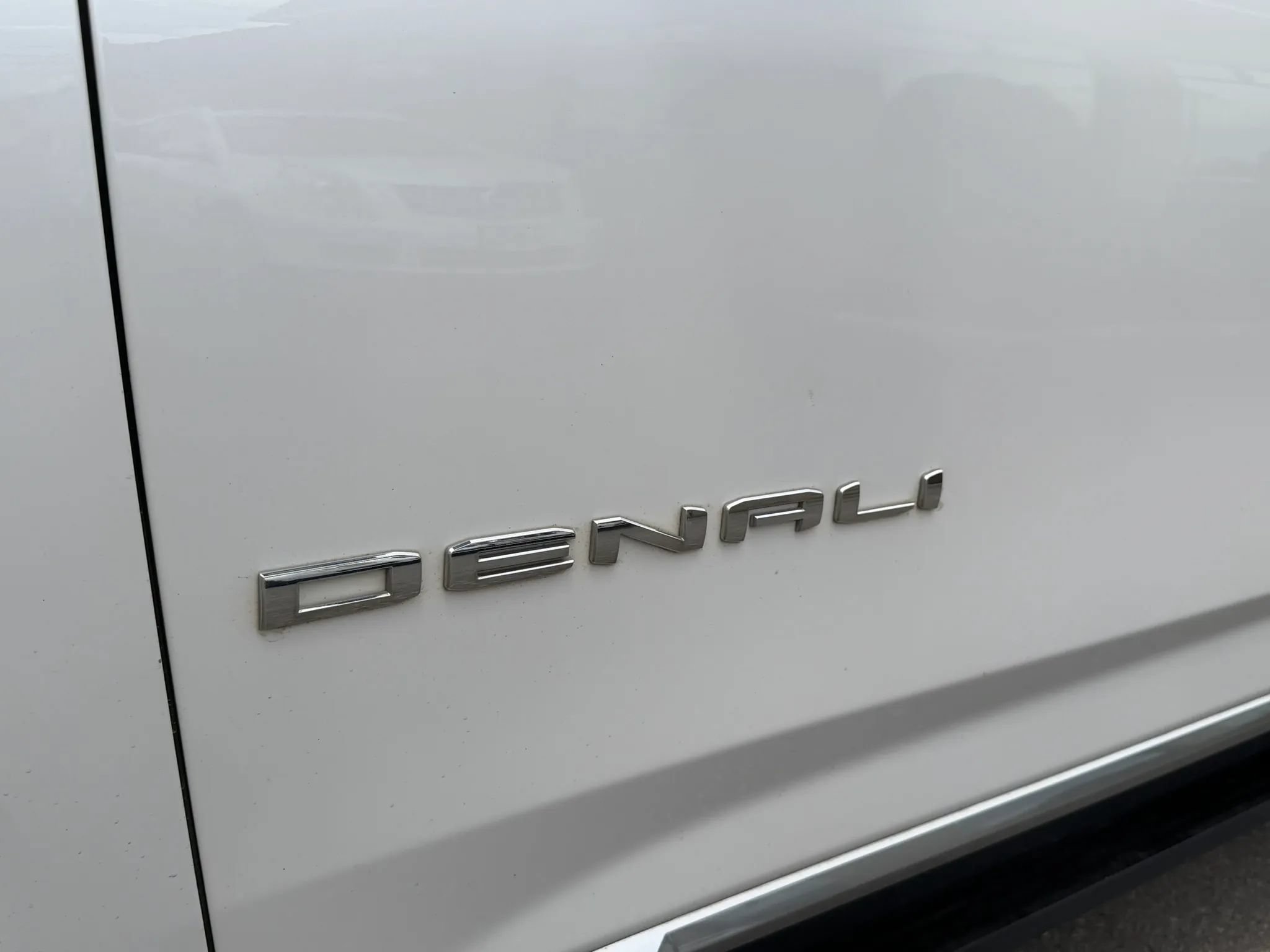 Used 2021 GMC Yukon XL Denali w/ Denali Premium Package AWD/4WD image 9