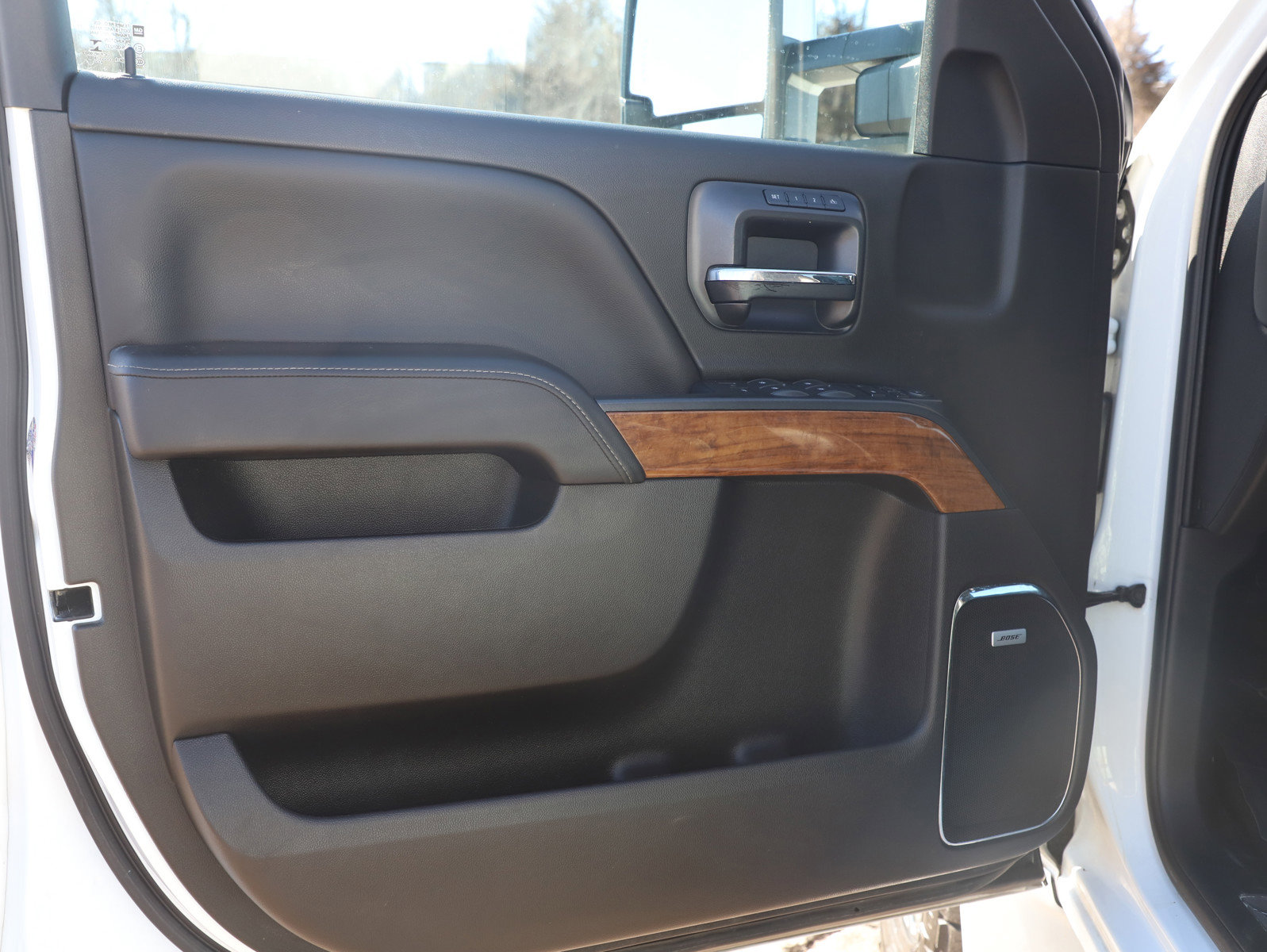 Used 2018 Chevrolet Silverado 2500 High Country w/ Duramax Plus Package image 17