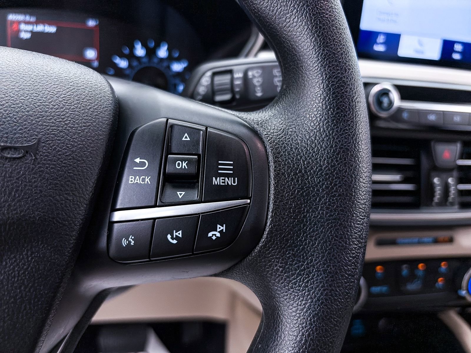 Used 2021 Ford Escape SE image 32