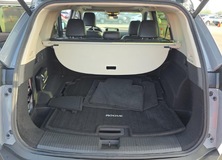 Used 2023 Nissan Rogue Platinum w/ Platinum Premium Package FWD image 7