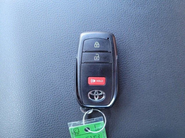 New 2025 Toyota Tacoma TRD Off-Road image 25