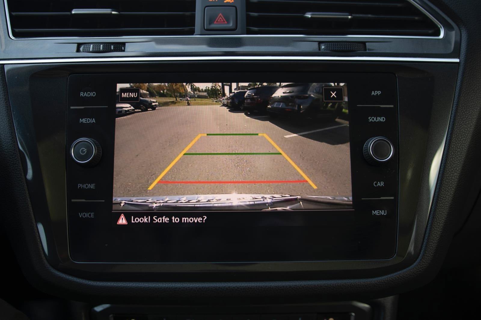 Used 2019 Volkswagen Tiguan S image 12