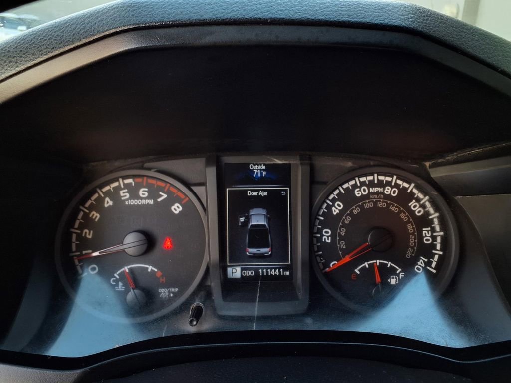 Used 2018 Toyota Tacoma SR image 12