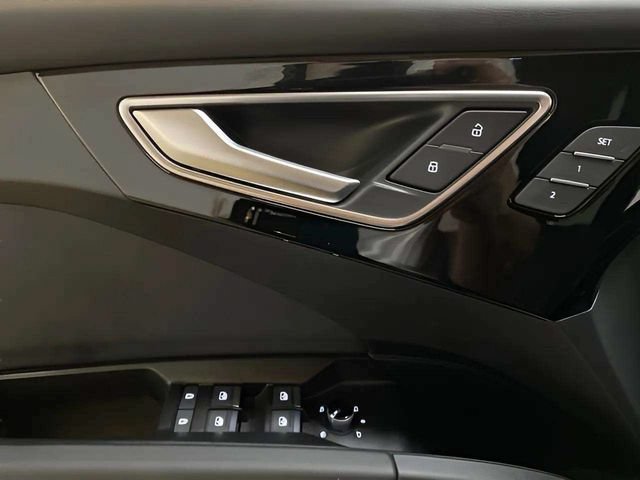 Used 2024 Audi Q4 e-tron Premium Plus w/ Premium Plus AWD/4WD image 29