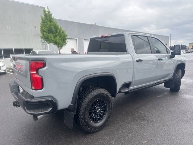 Used 2025 Chevrolet Silverado 2500 ZR2 w/ Technology Package image 7