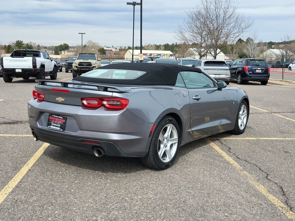 Used 2020 Chevrolet Camaro LT RWD image 4