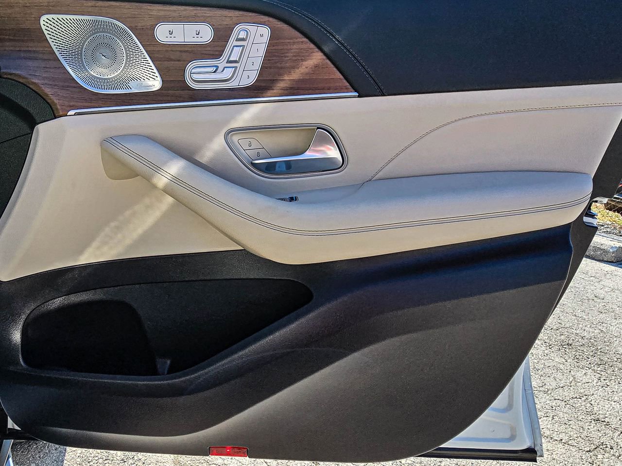 Used 2024 Mercedes-Benz GLS 450 4MATIC image 45