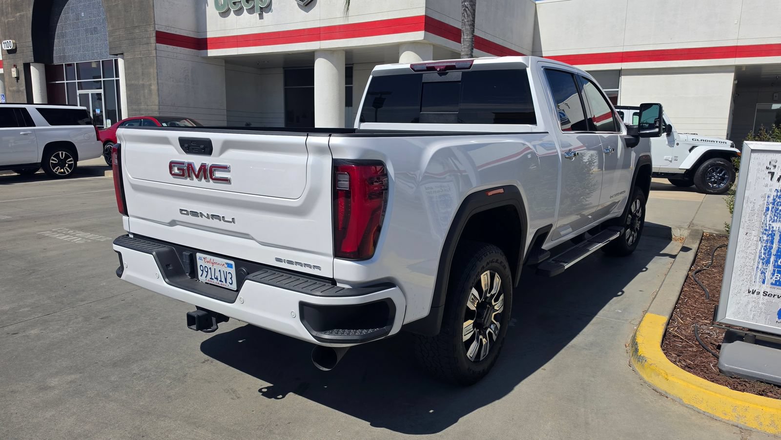 Used 2023 GMC Sierra 1500 Denali w/ Denali Reserve Package AWD/4WD image 4
