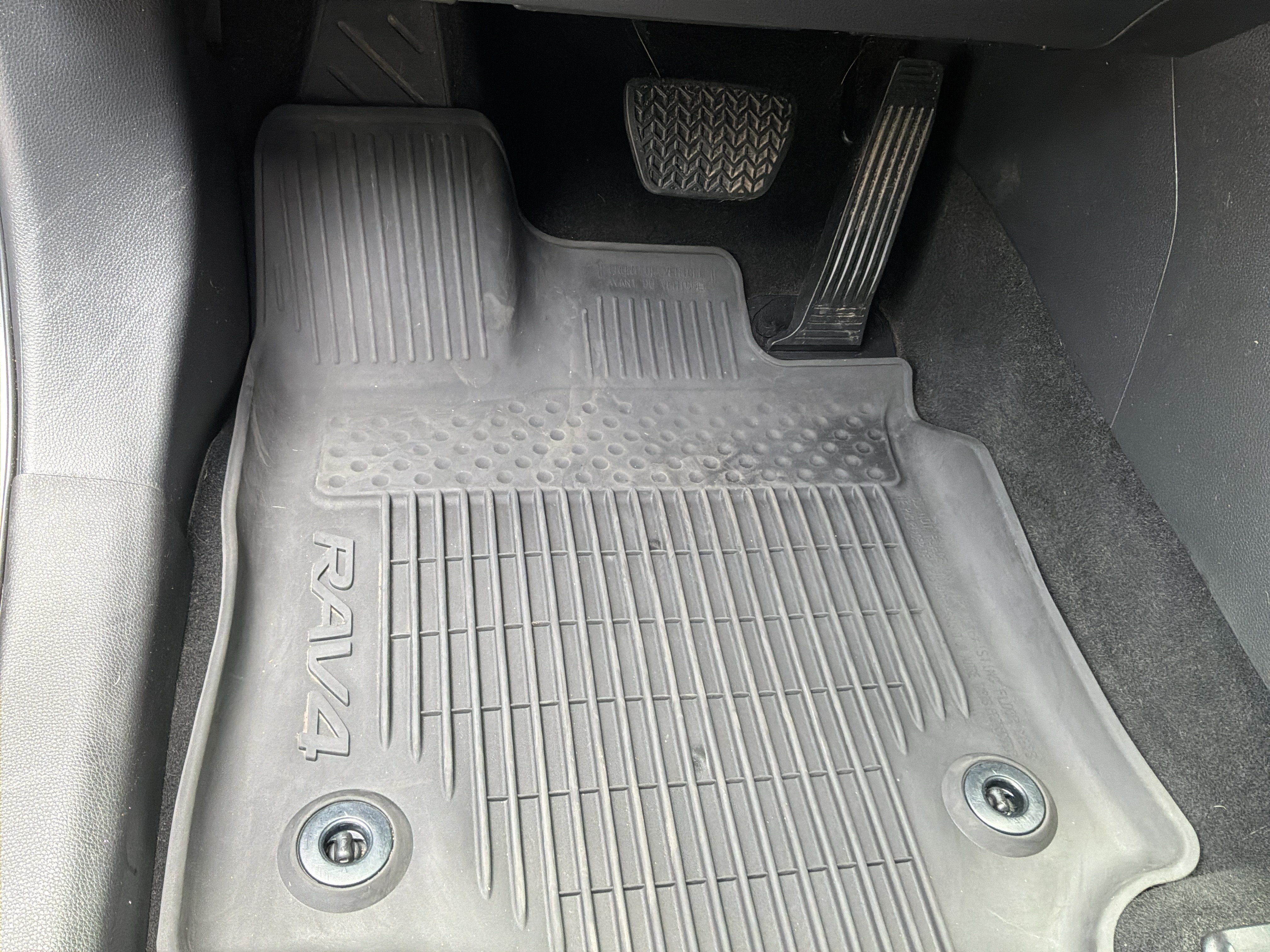 Used 2022 Toyota RAV4 XSE AWD/4WD image 17