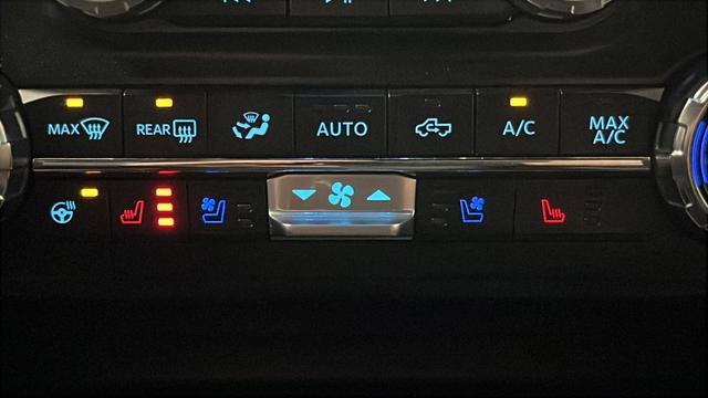 Used 2023 Ford F350 Platinum w/ Tremor Off-Road Package image 29