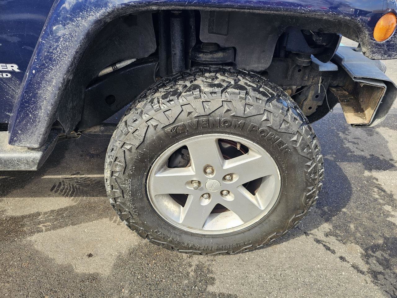 Used 2013 Jeep Wrangler Unlimited Sahara image 14