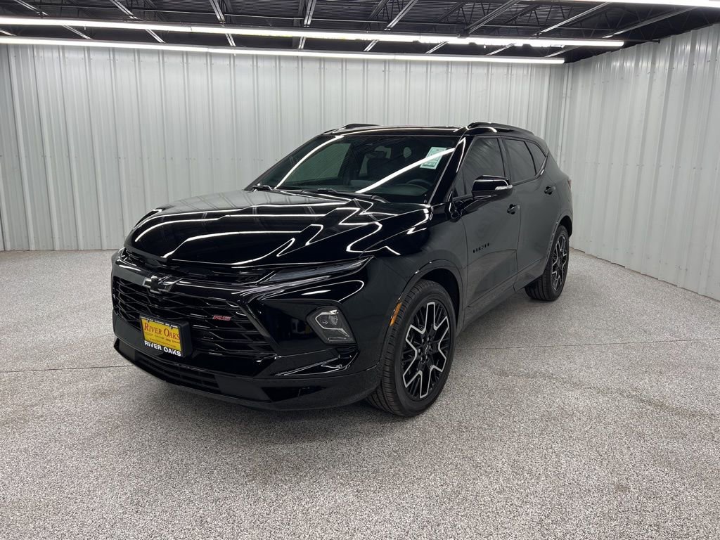 Used 2025 Chevrolet Blazer RS w/ Driver Confidence II Package image 3