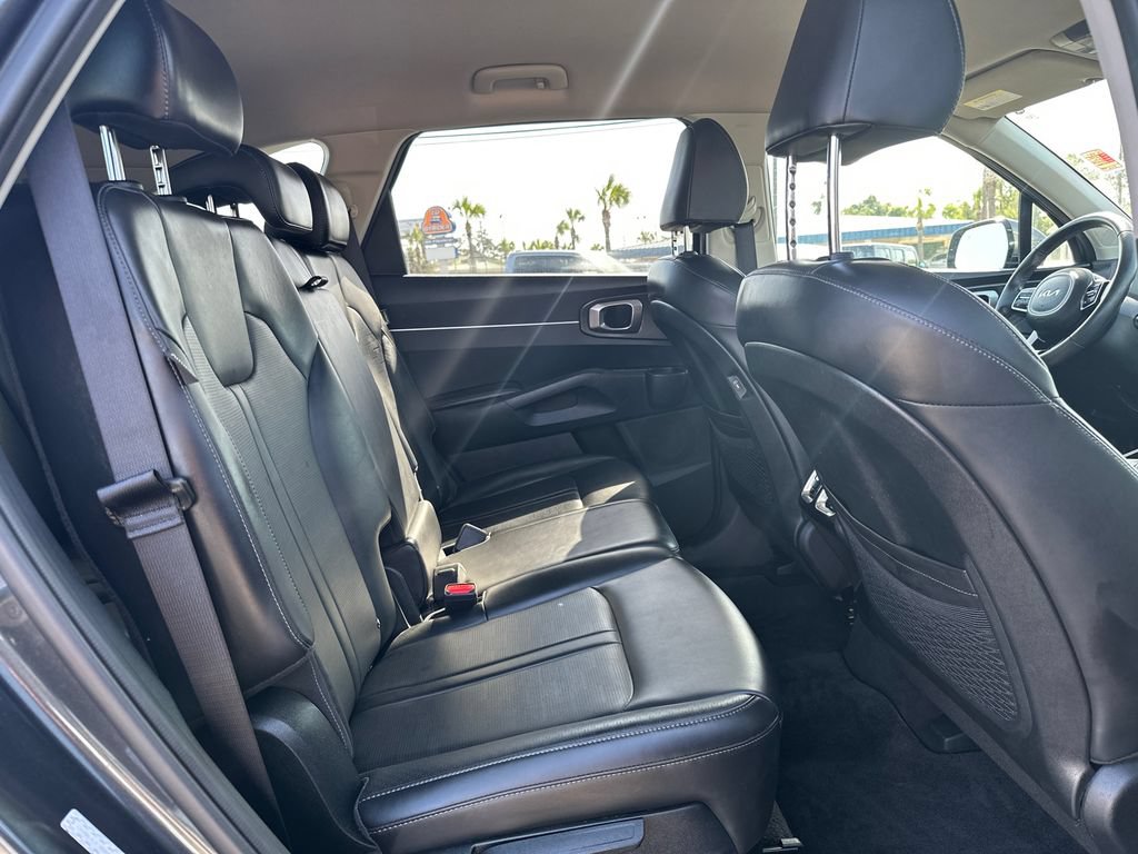Used 2024 Kia Sorento S FWD image 17