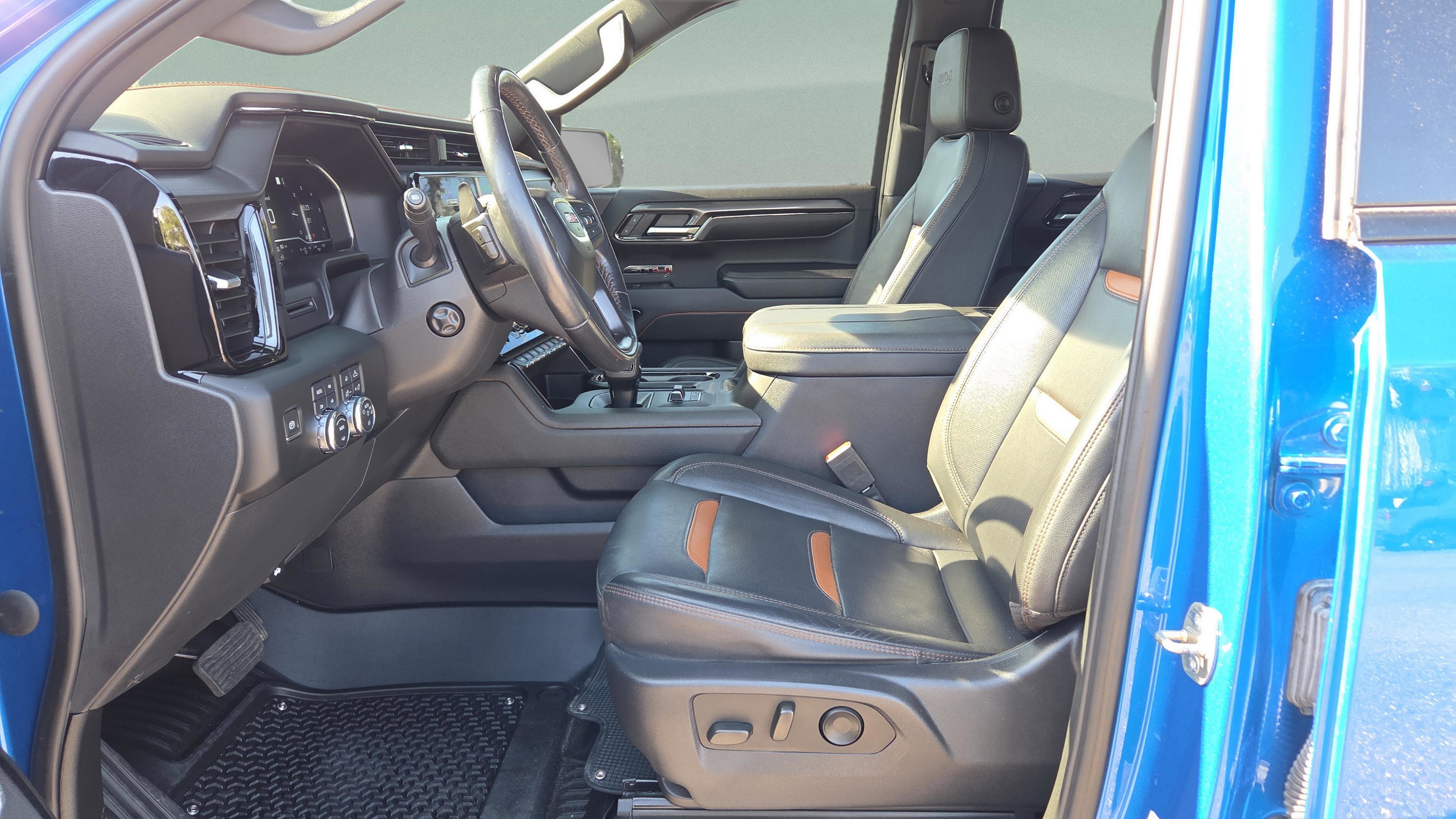 Used 2023 GMC Sierra 1500 AT4 w/ AT4 Premium Package image 9