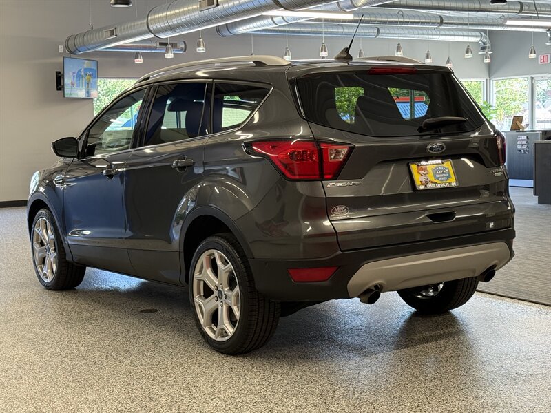 Used 2019 Ford Escape Titanium AWD/4WD image 5