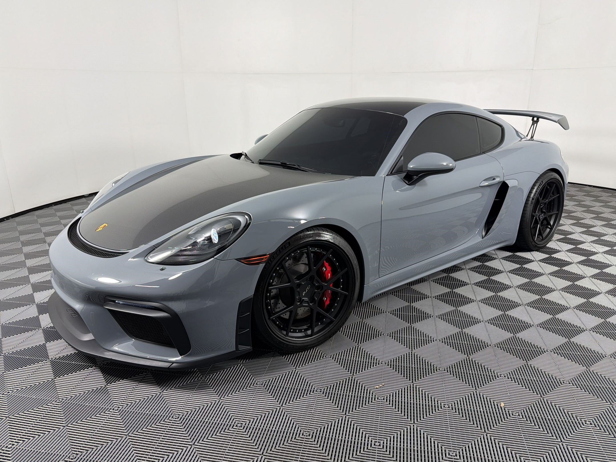 Certified 2023 Porsche 718 Cayman GT4 RWD image 1