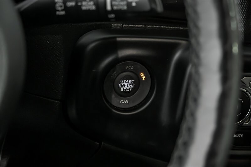 Used 2019 Jeep Wrangler Unlimited Sahara AWD/4WD image 26