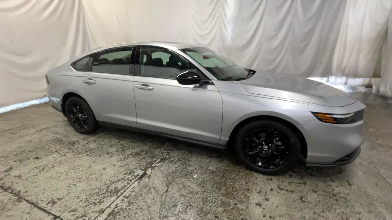 Certified 2025 Honda Accord SE image 3