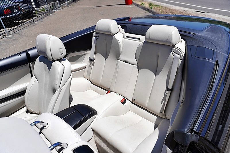 Used 2015 BMW 640i Convertible RWD image 16