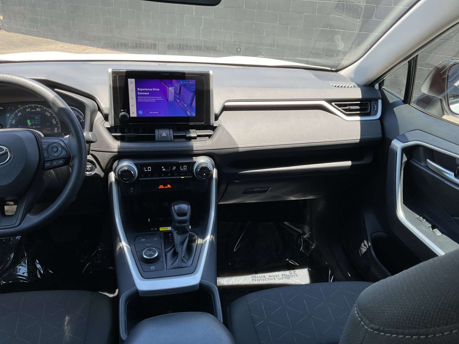 Used 2024 Toyota RAV4 XLE AWD/4WD image 16