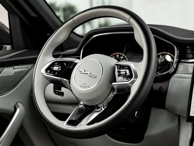 Certified 2025 Jaguar F-PACE R-Dynamic S AWD/4WD image 19