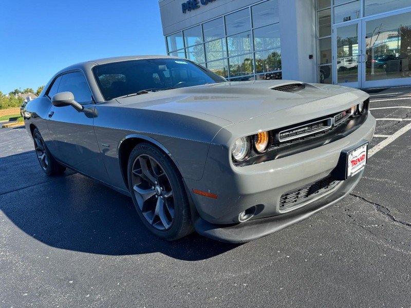 Used 2019 Dodge Challenger R/T RWD image 2