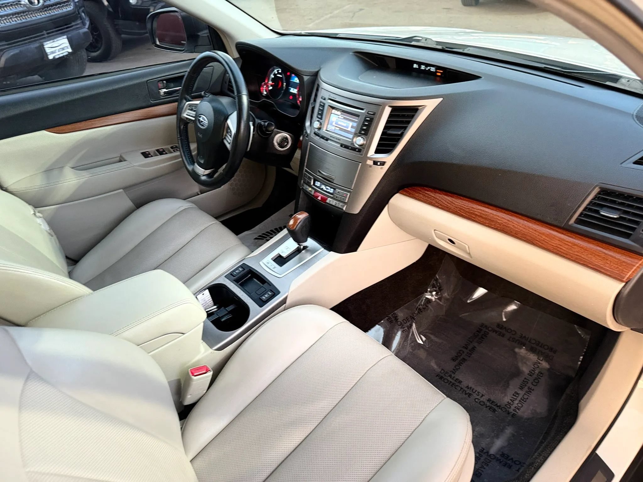 Used 2013 Subaru Outback 3.6R Limited w/ Moonroof Pkg AWD/4WD image 21