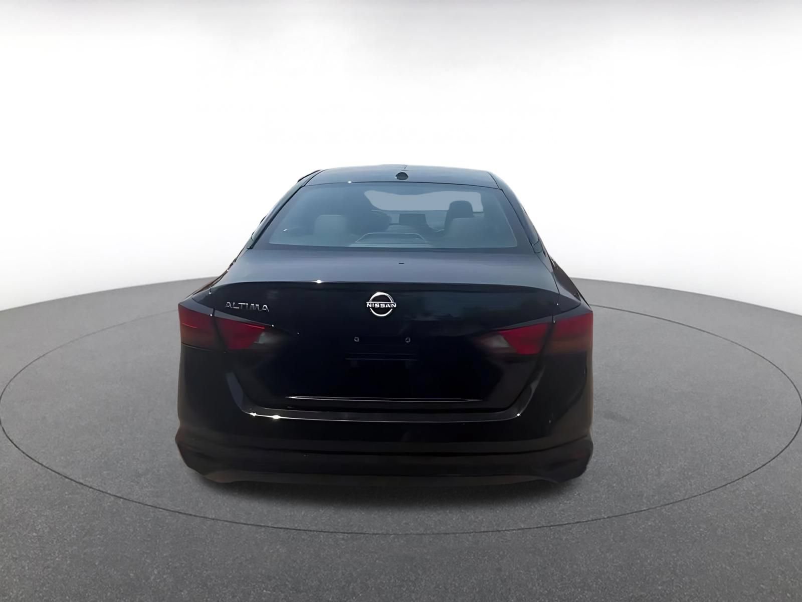 Used 2025 Nissan Altima 2.5 SV FWD image 16