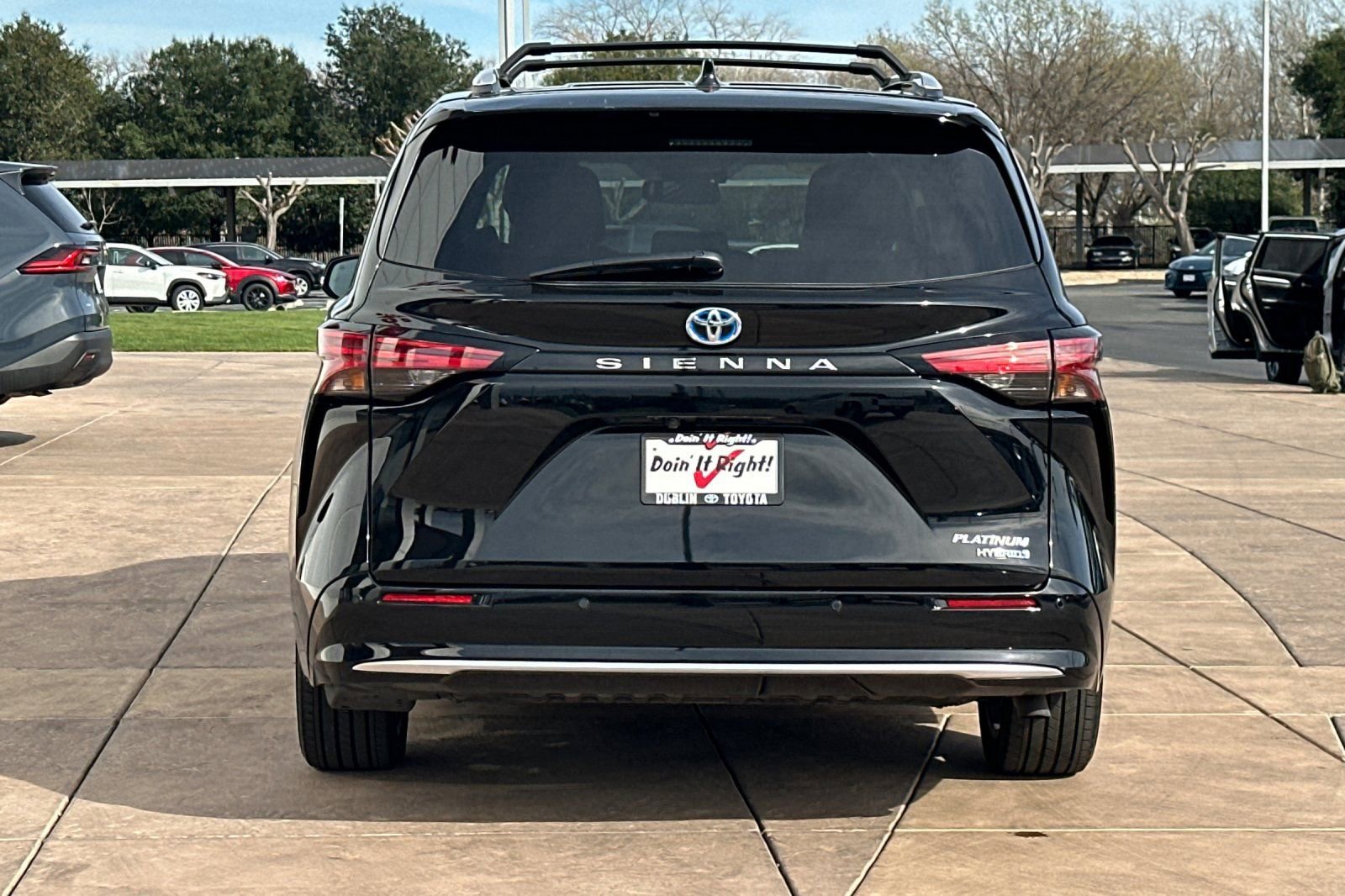 Certified 2023 Toyota Sienna Platinum image 6