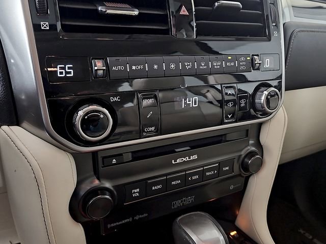 Used 2023 Lexus GX 460 Luxury w/ Sport Design Package AWD/4WD image 19