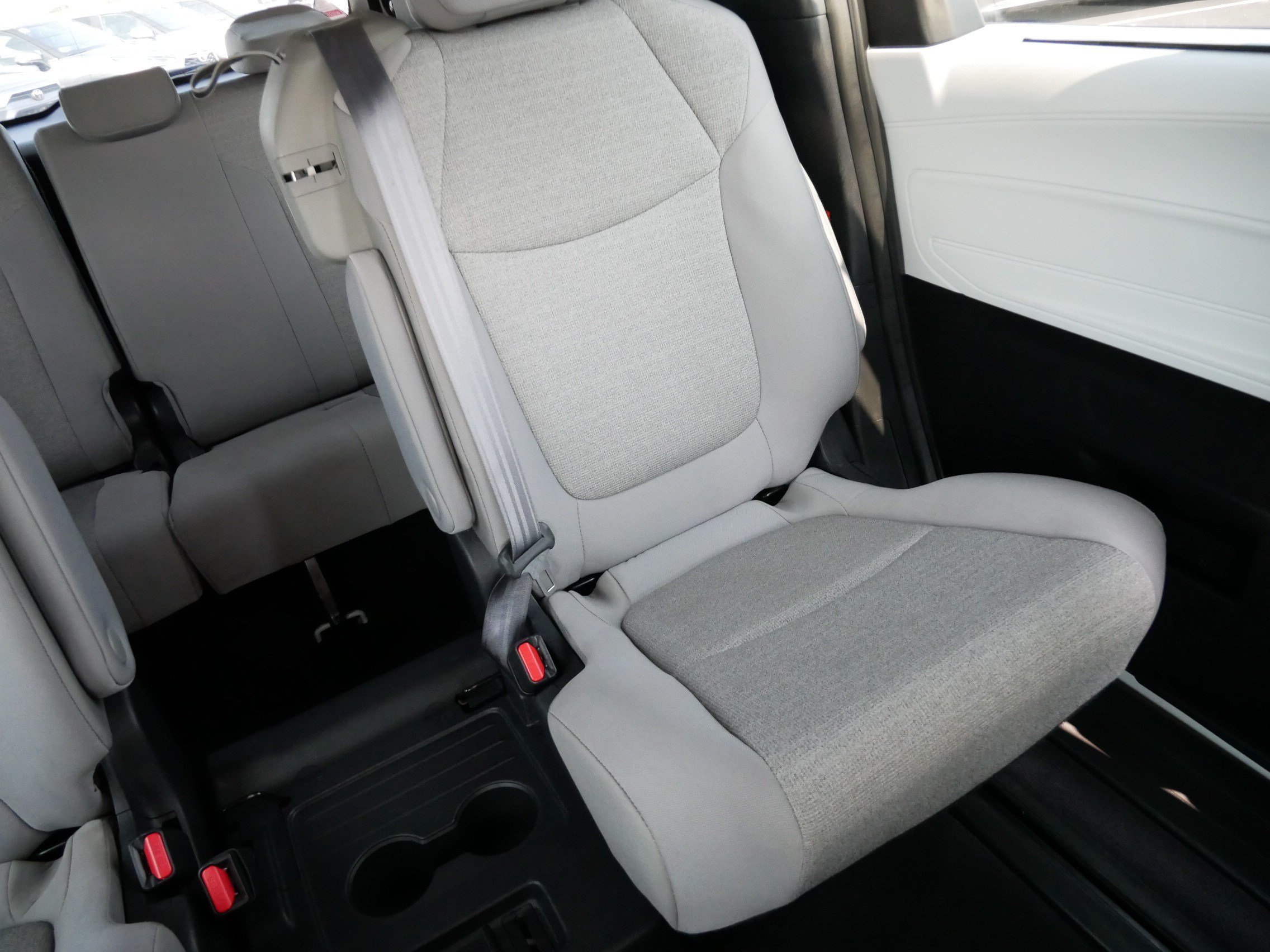 Certified 2025 Toyota Sienna LE FWD image 14