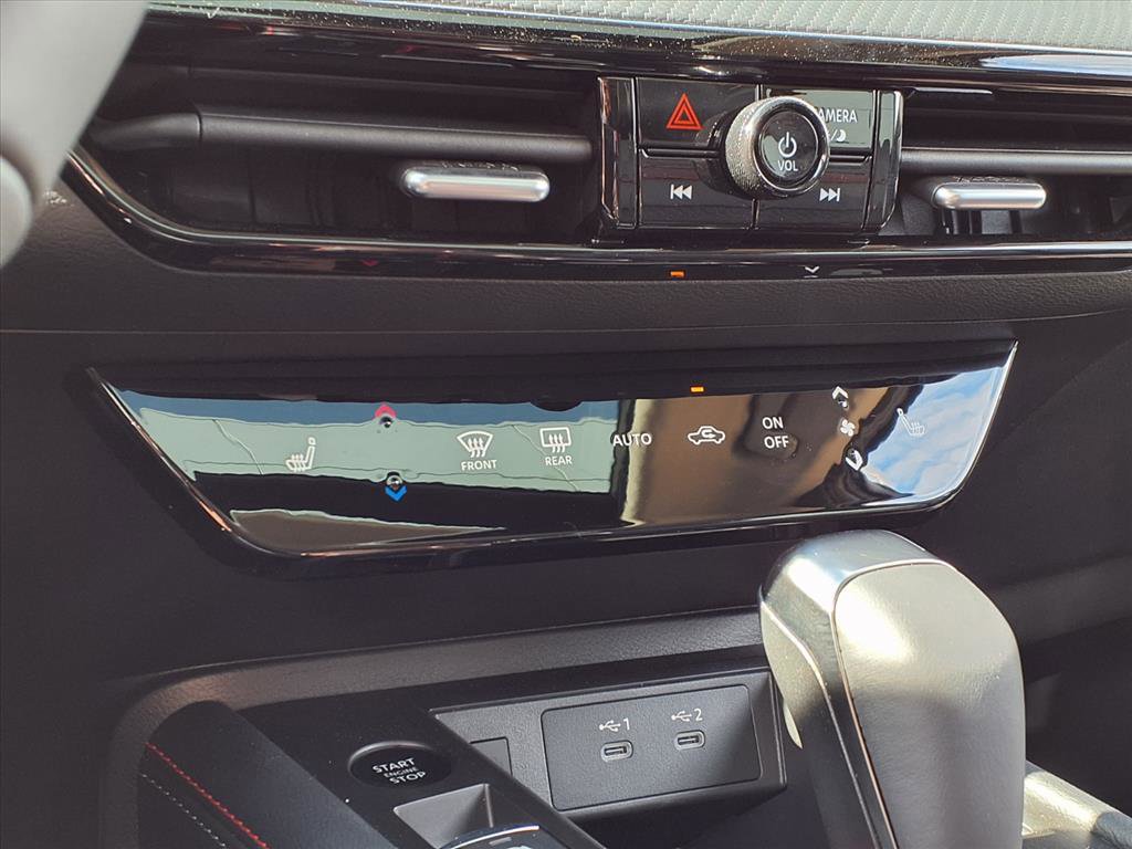 New 2026 Nissan Kicks SR image 17