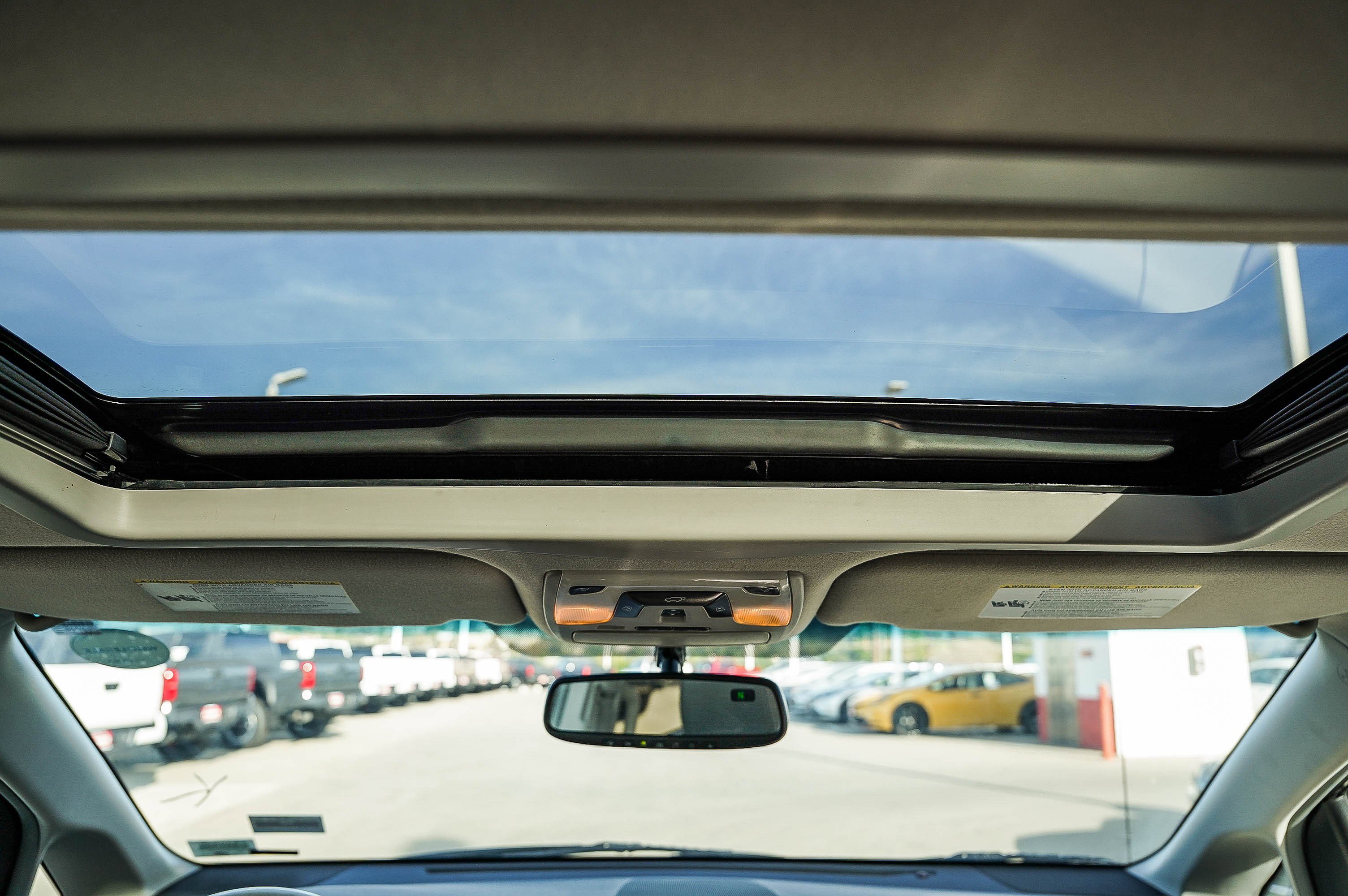 Used 2014 Toyota Sienna SE image 17