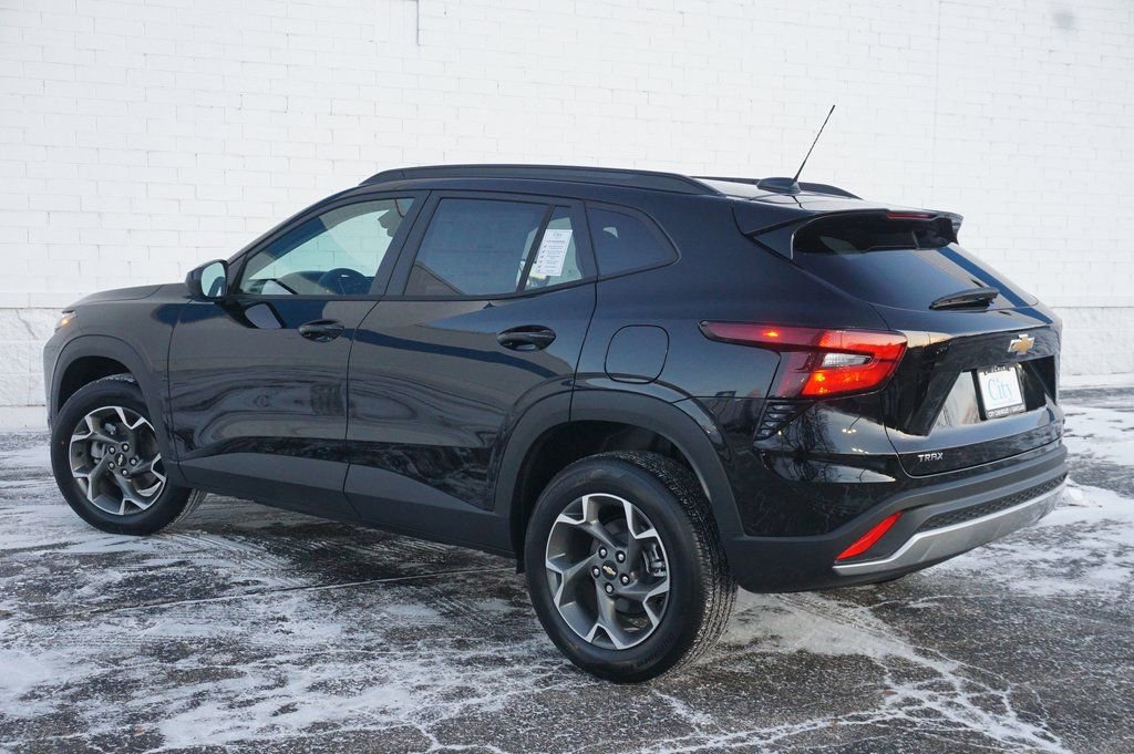 New 2026 Chevrolet Trax LT w/ Driver Confidence Package image 8