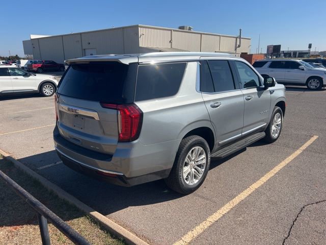 Used 2024 GMC Yukon SLT w/ SLT Luxury Package image 7