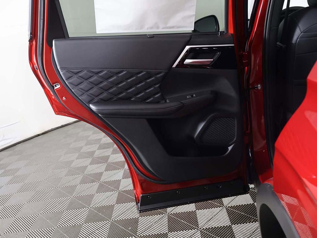 New 2025 Mitsubishi Outlander SEL image 28
