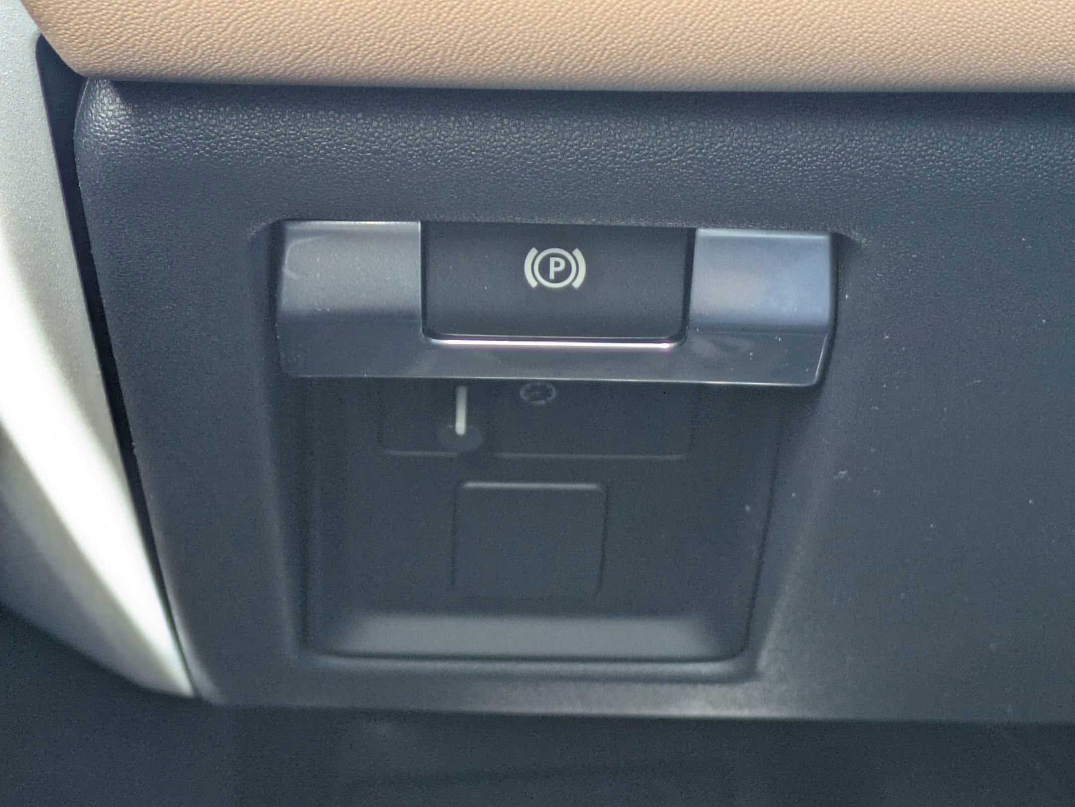 New 2026 Land Rover Defender 130 X-Dynamic SE image 19