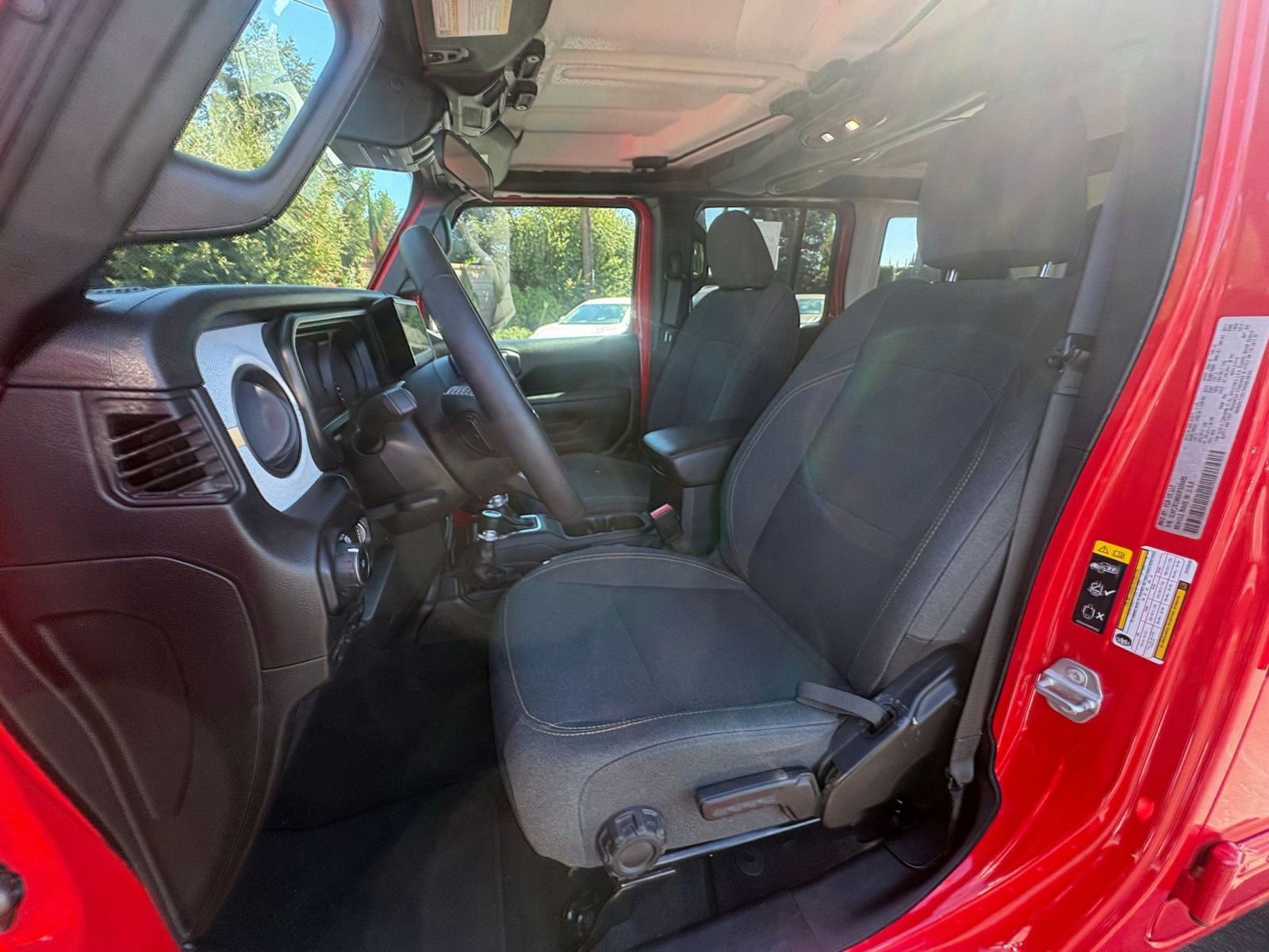 Used 2025 Jeep Wrangler Sport S AWD/4WD image 35