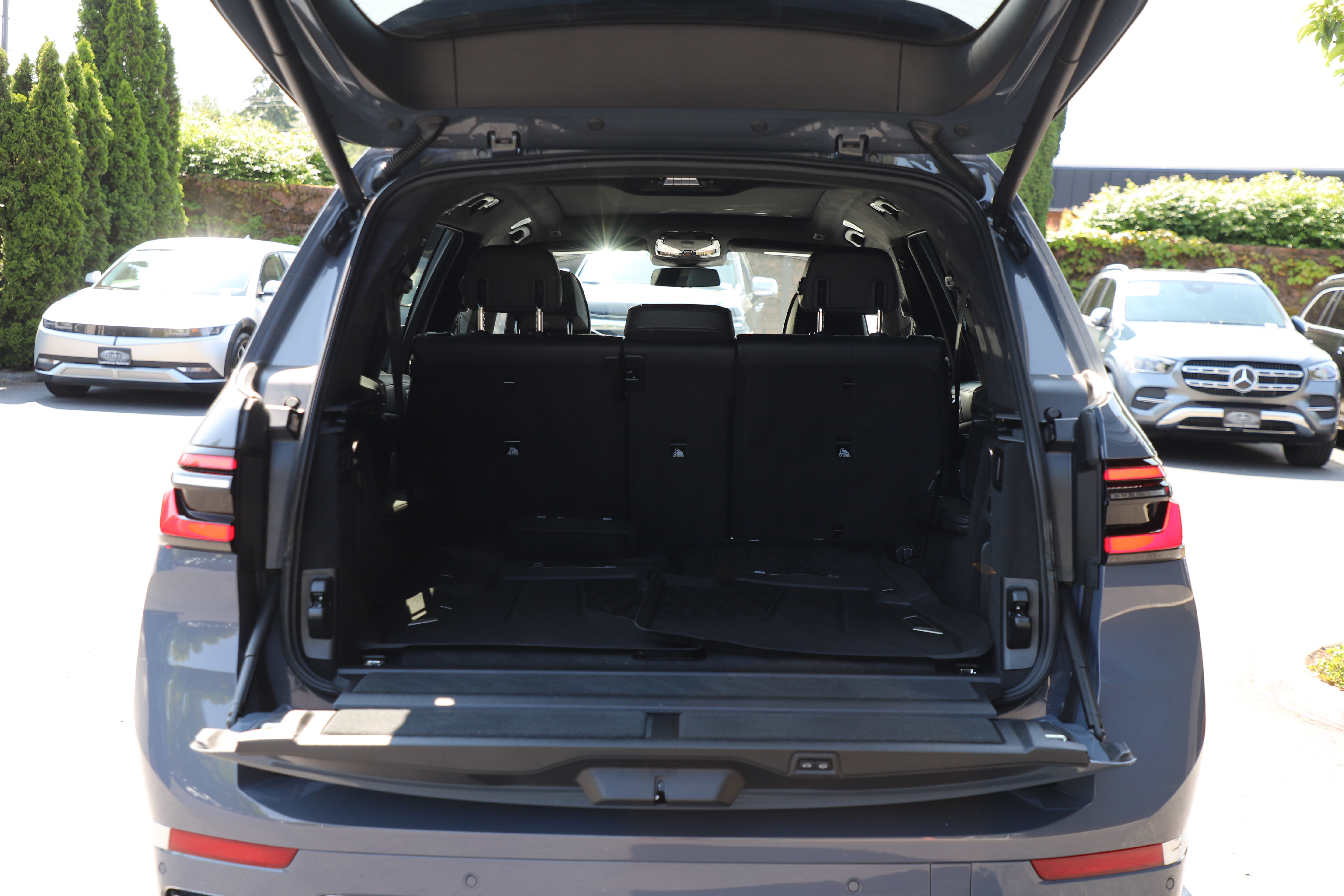 Used 2024 BMW X7 xDrive40i w/ Executive Package AWD/4WD image 16