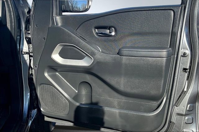 Used 2024 Nissan Frontier SV image 27