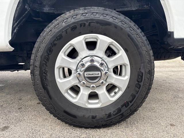 Used 2023 Ford F350 XLT w/ FX4 Off-Road Package AWD/4WD image 9