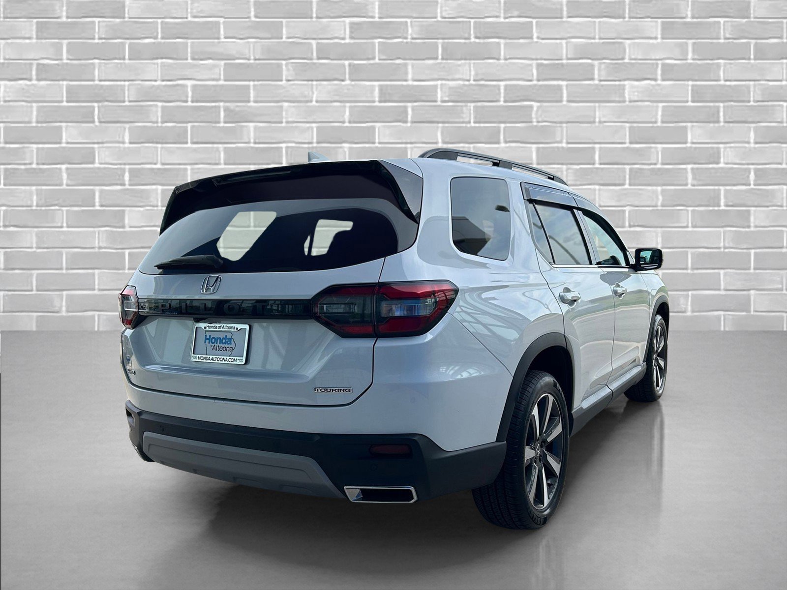 Used 2023 Honda Pilot Touring image 5