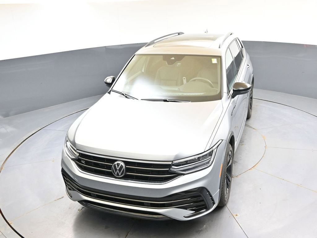 Used 2024 Volkswagen Tiguan SE R-Line AWD/4WD image 37