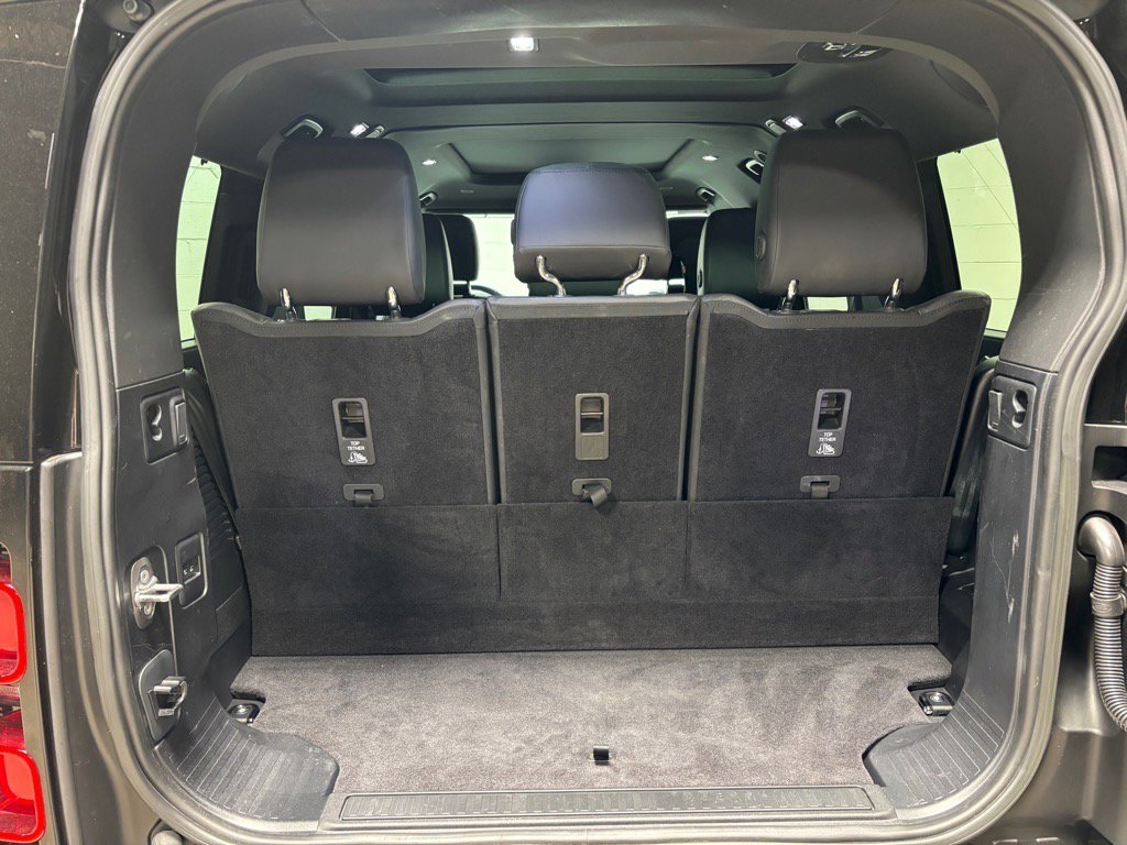 Used 2023 Land Rover Defender 130 X-Dynamic SE image 43