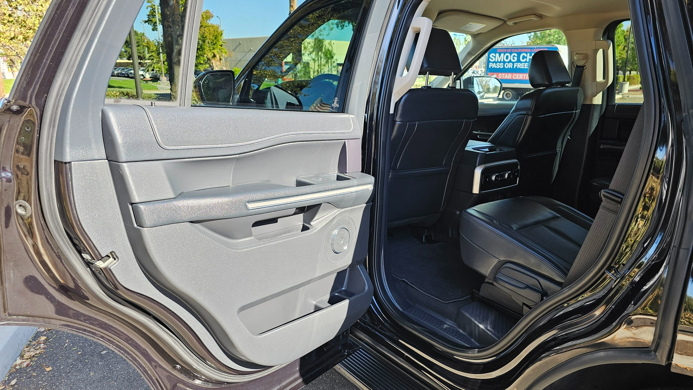 Used 2024 Ford Expedition XLT image 15